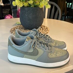 Nike Air Force 1 07 LV8 AF1 Dark Stucco Medium Olive